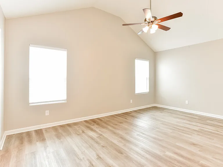 1631 Sunray Dr — Photo 10