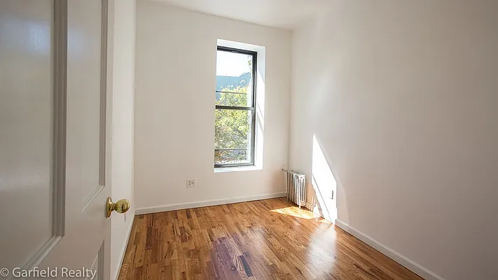 Rented by Garfield Realty  | media 19