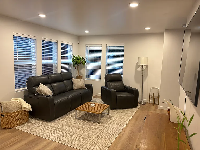 753 S Henderson St — Photo 20