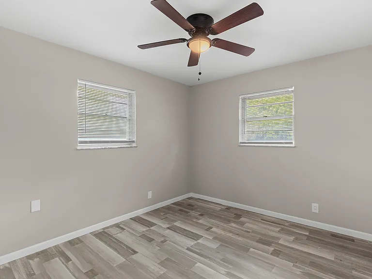 901 Cadora Dr — Photo 7