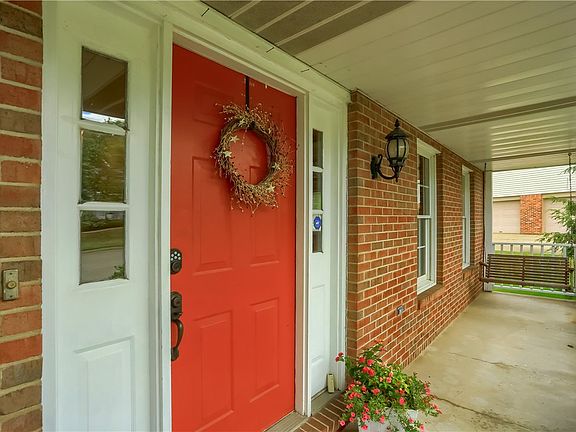 4th image of 305 Winchester Ct