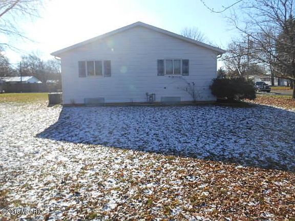 4th image of 921 Meadowlane Dr