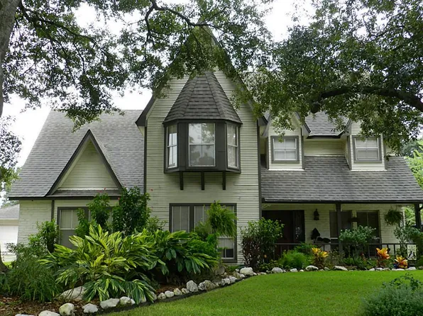 9111 New Forest Rd, Spring, TX 77379