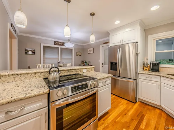 261 Fernwood Terrace, Garden City, NY 11530