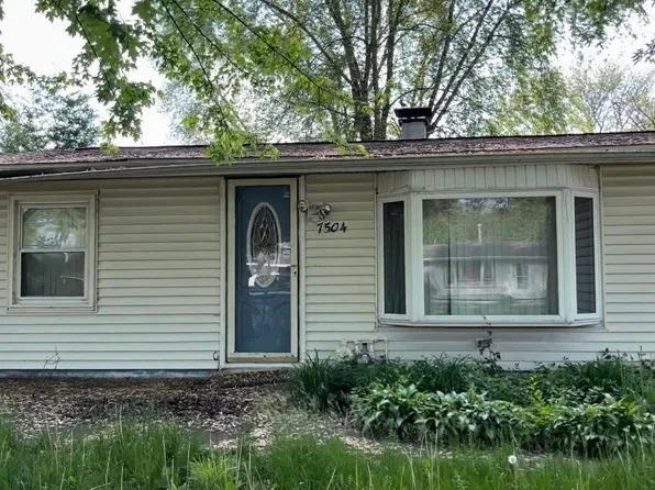 7504 Mildred Rd, Machesney Park, IL 61115