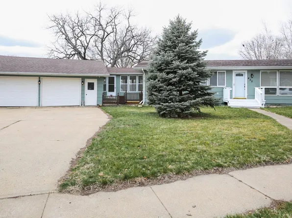405 S 1st St, Beresford, SD 57004