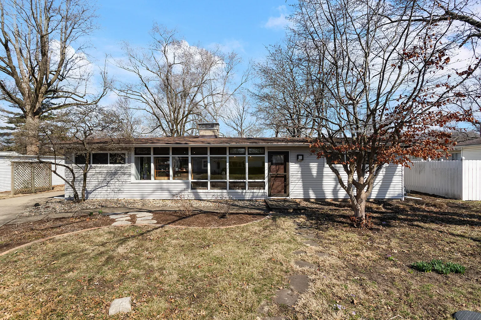 1606 Cornell Dr photo 1