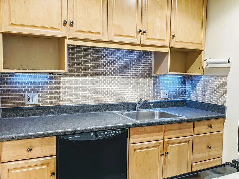 410 N Civic Dr #315 — Photo 3