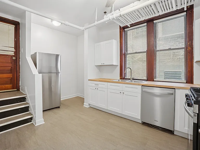 1301 Maple Ave #1 — Photo 5
