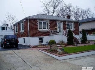 18 Marwood Rd N, Port Washington, NY 11050