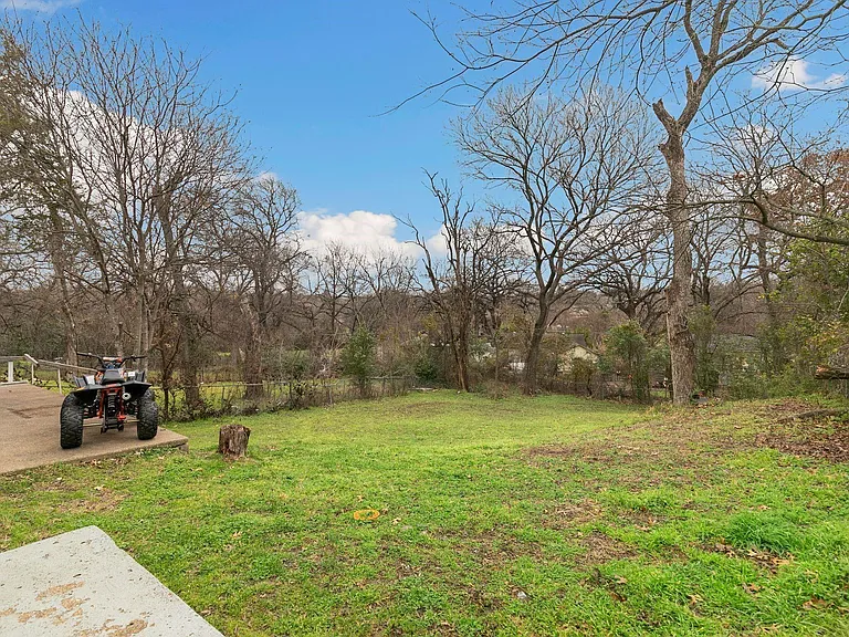1506 E Waco Ave — Photo 27