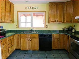 5th image of 610 Hellyer Ave
