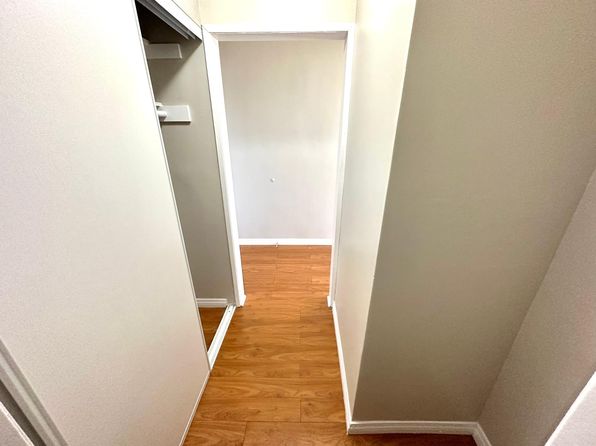 4611 La Mirada Ave APT 24