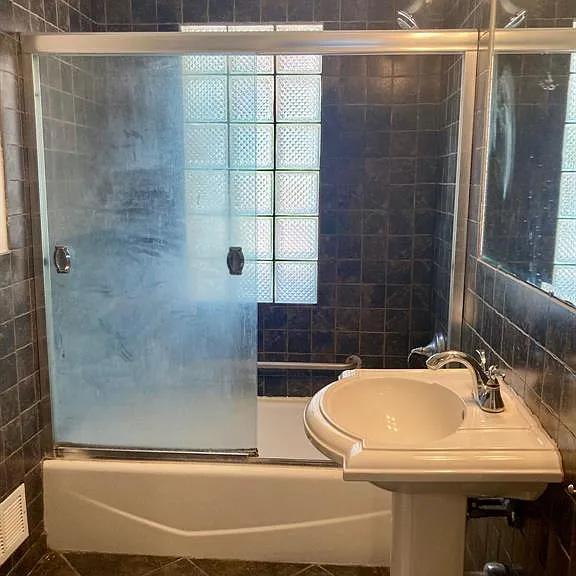 340 E Maxlow Ave — Photo 7