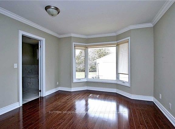 5th image of 320 Horsham Ave