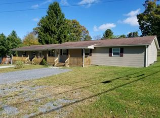 631 Hinton Rd, Shady Spring, WV 25918