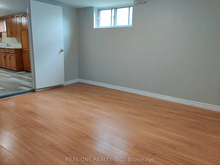 49 Corinthian Blvd #BASEMENT — Photo 11