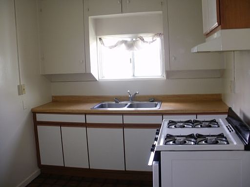 2nd image of 621 1/2 Dallas Ave
