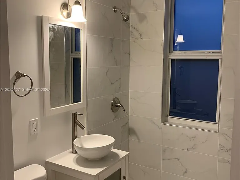 712 SW 56th Ave #4B — Photo 4