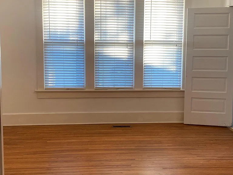443 Locust Ave SE — Photo 6