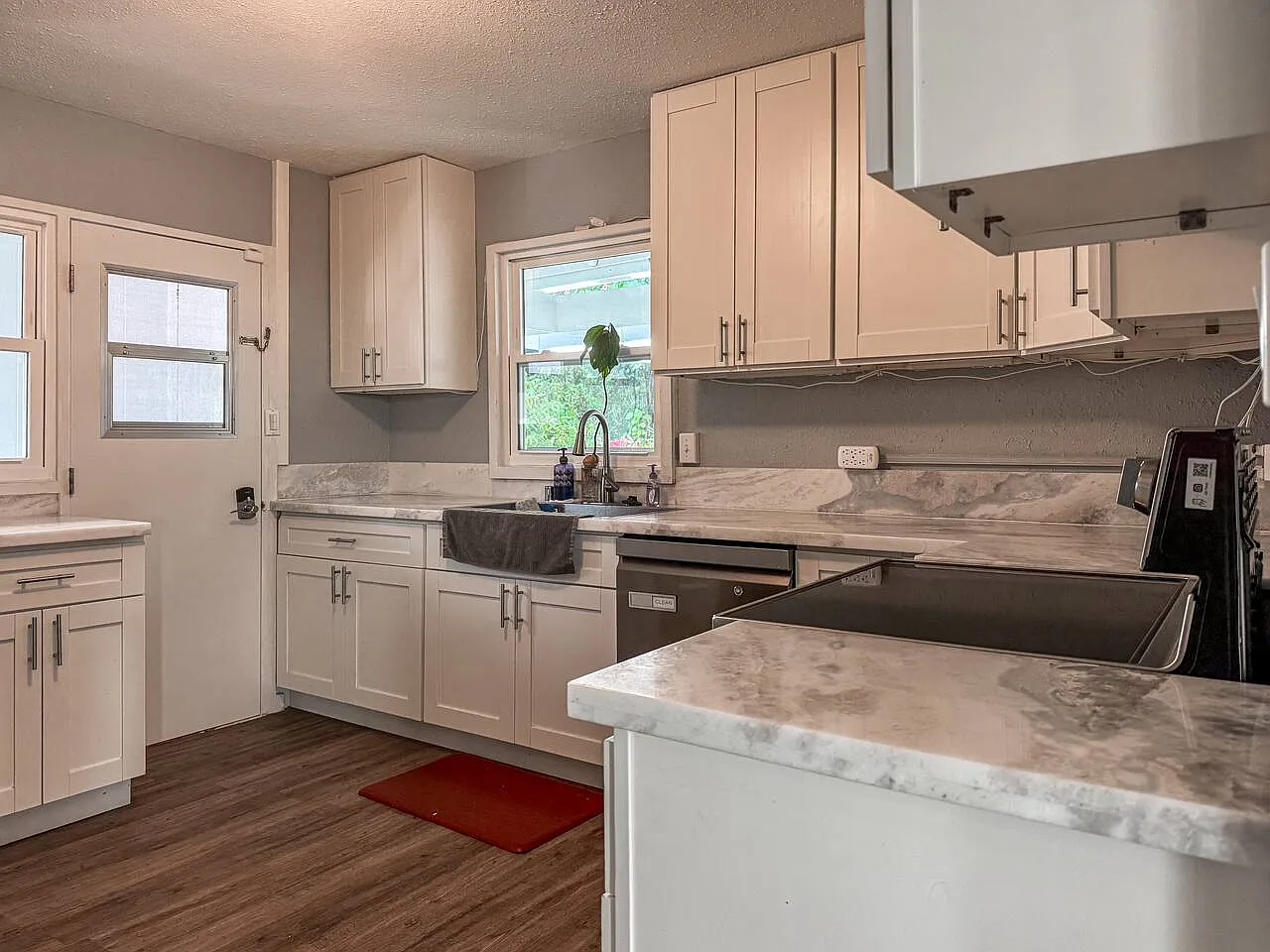 3238 Alani Drive - 1 — Photo 3