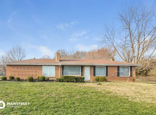36 Renee Dr, Florissant, MO 63033