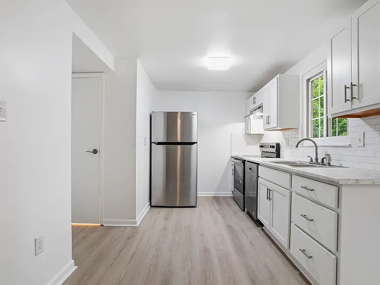 10214 Millstream Dr — Photo 8