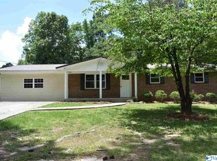 3861 Crest Lake Dr, Southside, AL 35907