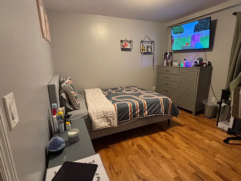 159-161 Clifford St #2 — Photo 18