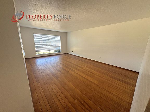 5th image of 936 Constitution Dr