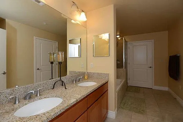 215 N Ctr #504 — Photo 23