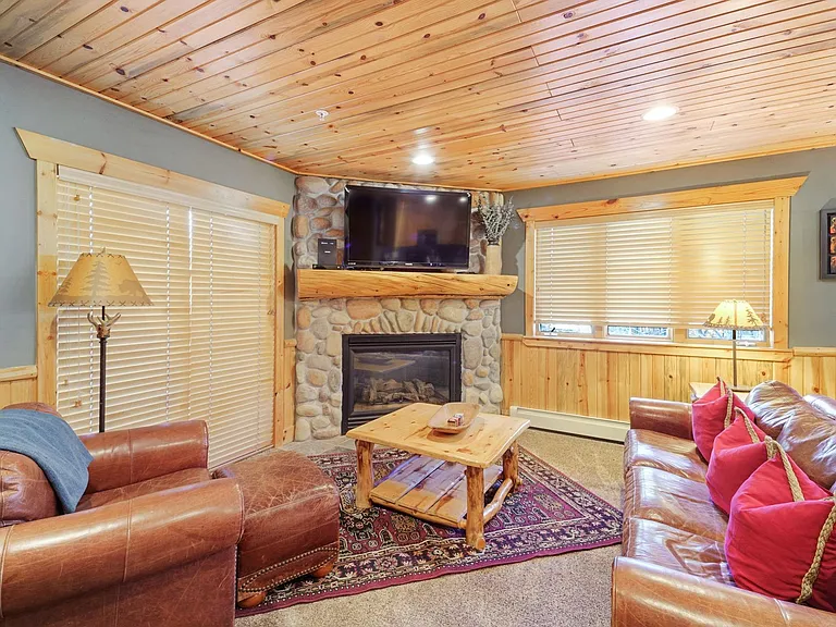 3987 N Timber Wolf Ln #11A — Photo 2
