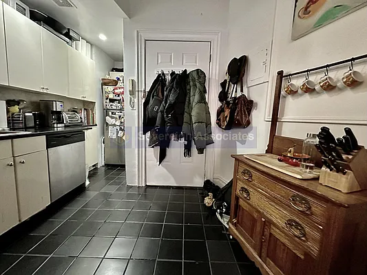 Rented by Sovereign Associates | media 4