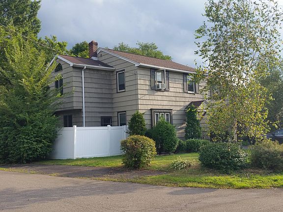 2nd image of 90 W Benjamin Ave