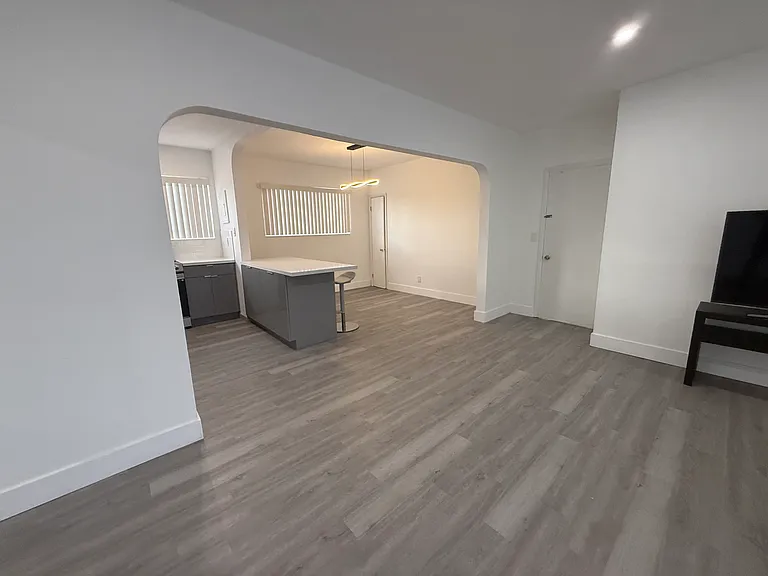 615 82nd St #3 — Photo 7