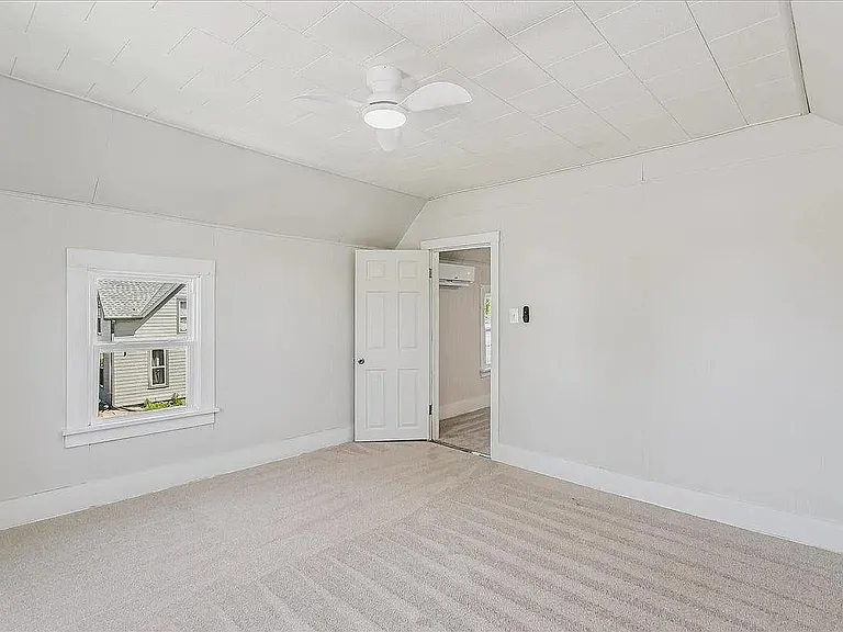 301 SW 3rd St #1 — Photo 17