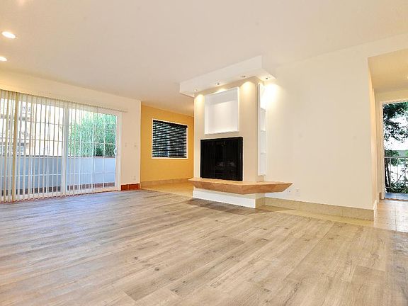 2nd image of 1436 Barry Ave APT 1