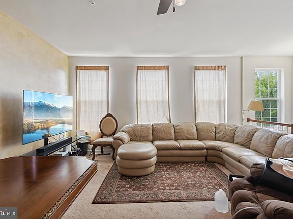 3rd image of 2897 Sedgemore Pl