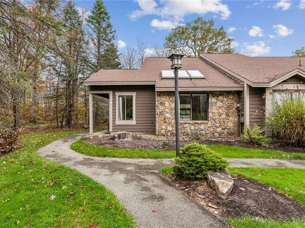 1567 Snowfield Pl, Hidden Valley, PA 15502