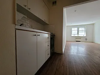 Rented by Julien Aractingi, LREB