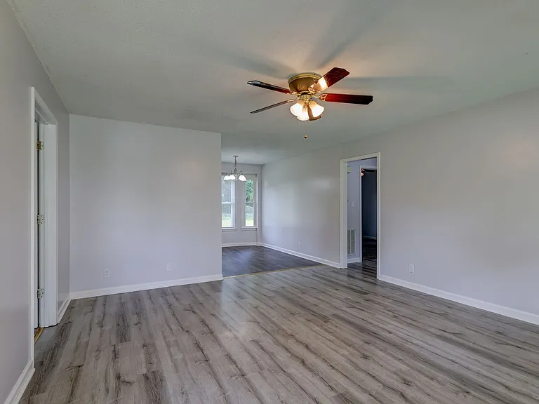 204 Bob White Dr — Photo 7