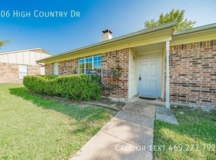 906 High Country Dr, Garland, TX 75041