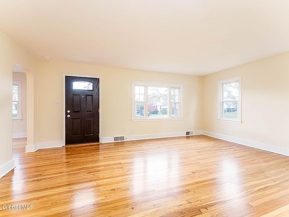 5th image of 115 Van Schoick Avenue