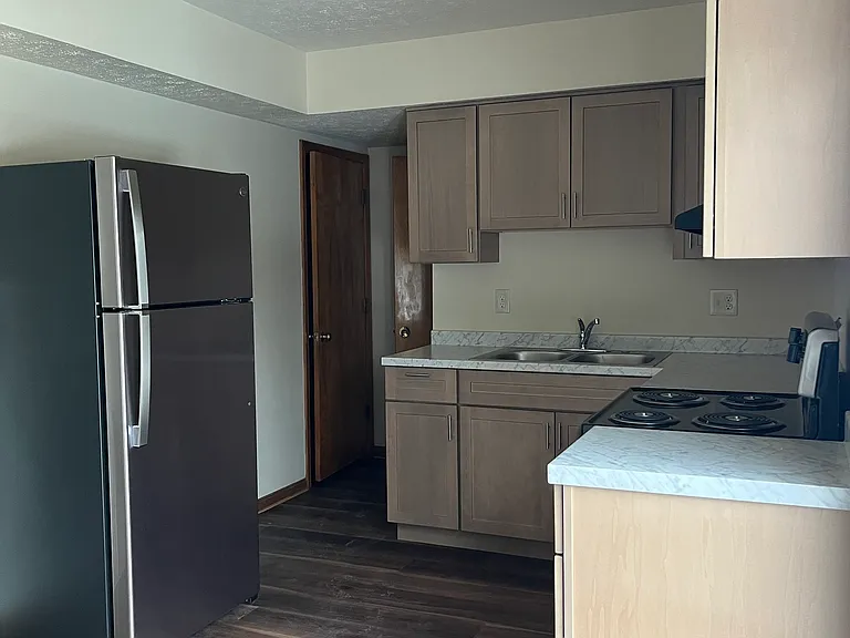 Bella Dora's Graham/Vira Rd. Townhouses — Photo 7