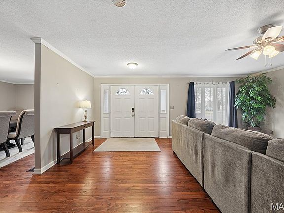 2nd image of 2250 Seven Pines Dr
