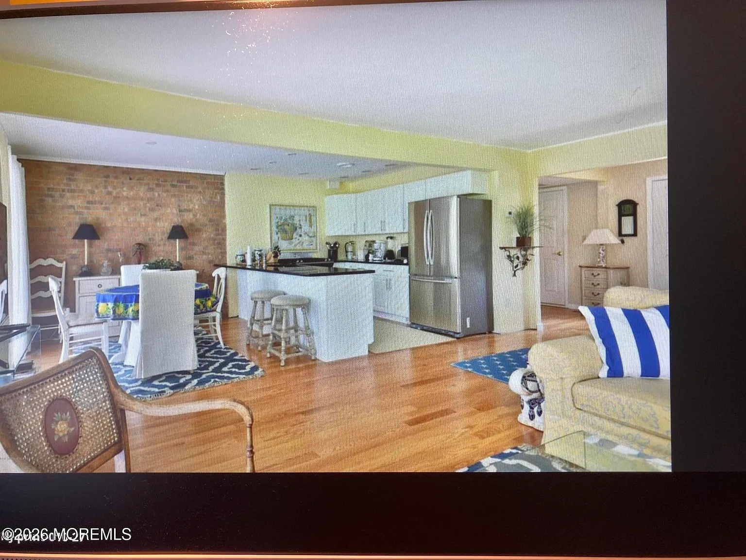 2 bed, 2.5 bath, 1400 sqft, $17,900 — Photo 2
