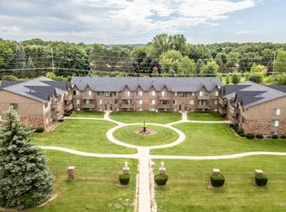 6033 Fountain Pointe Rd #32-07, Grand Blanc, MI 48439