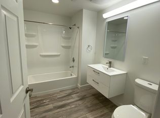 9122 Orion Ave #403, North Hills, CA 91343