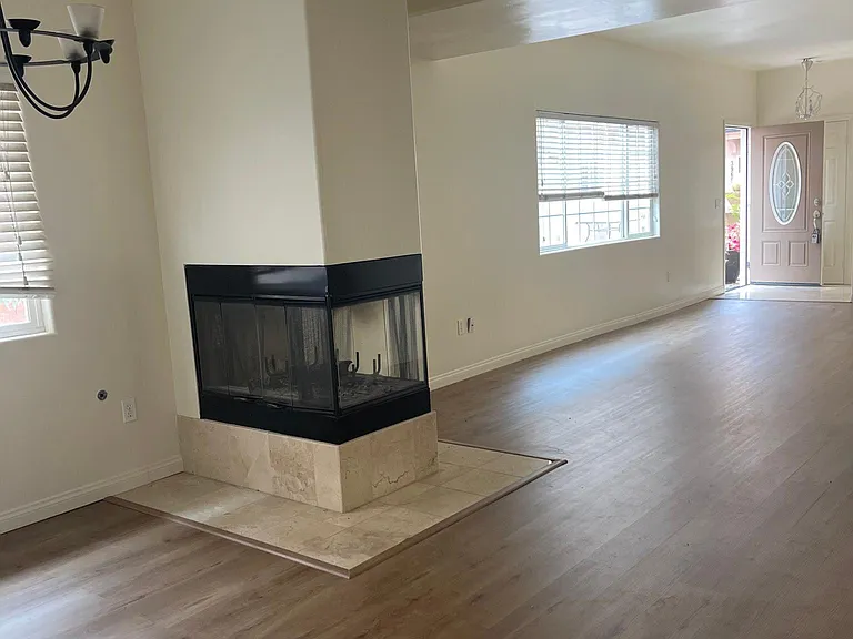 3953 Riviera Dr — Photo 3