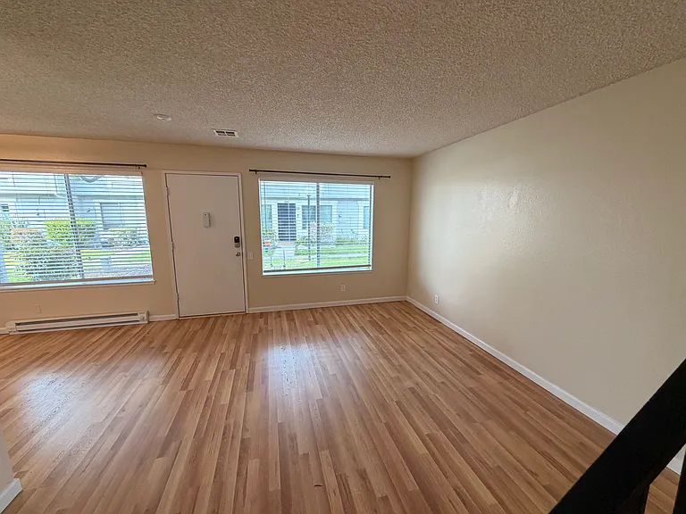 5044 Bridgepointe Pl — Photo 3
